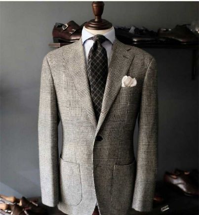 西服定制有哪些好處？定制時(shí)怎樣選擇里料？
